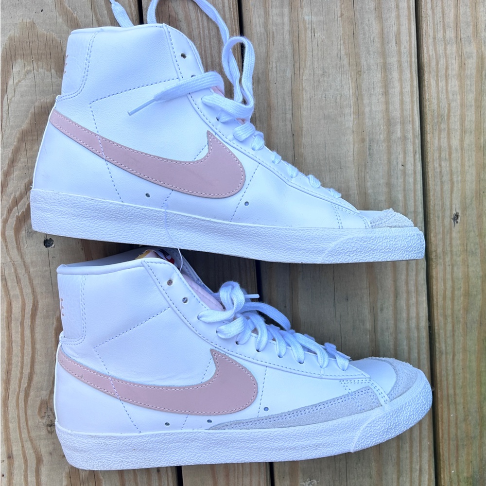 9.5- women’s blazer mid 77